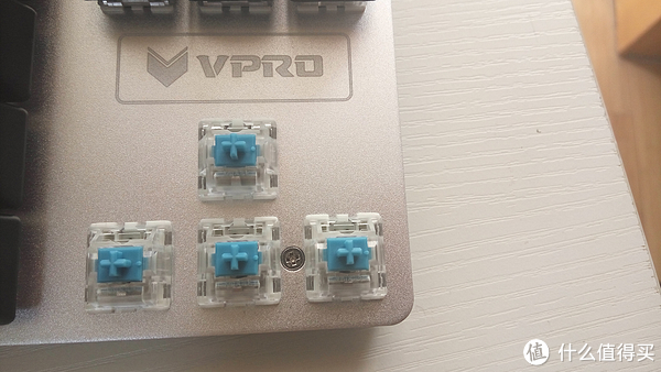 Rapoo V500机械键盘使用概述（声音|感觉|优点|缺点|键盘灯）
