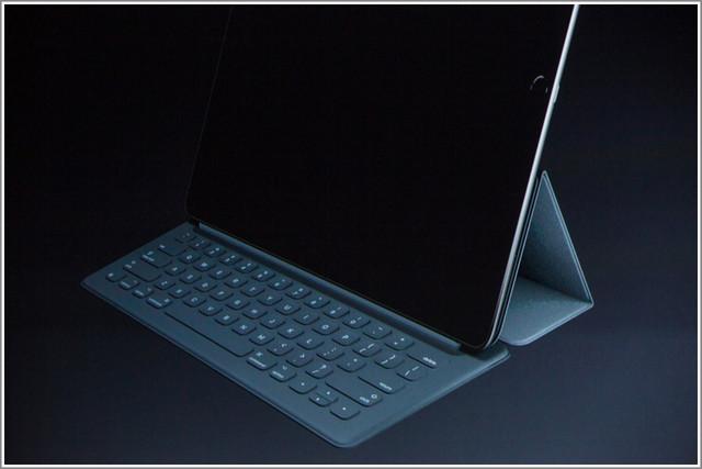 4k显示器用2k分辨率_笔记本显示器分辨率_笔记本17寸显示器桌面字体扁扁的,分辨率不能调整