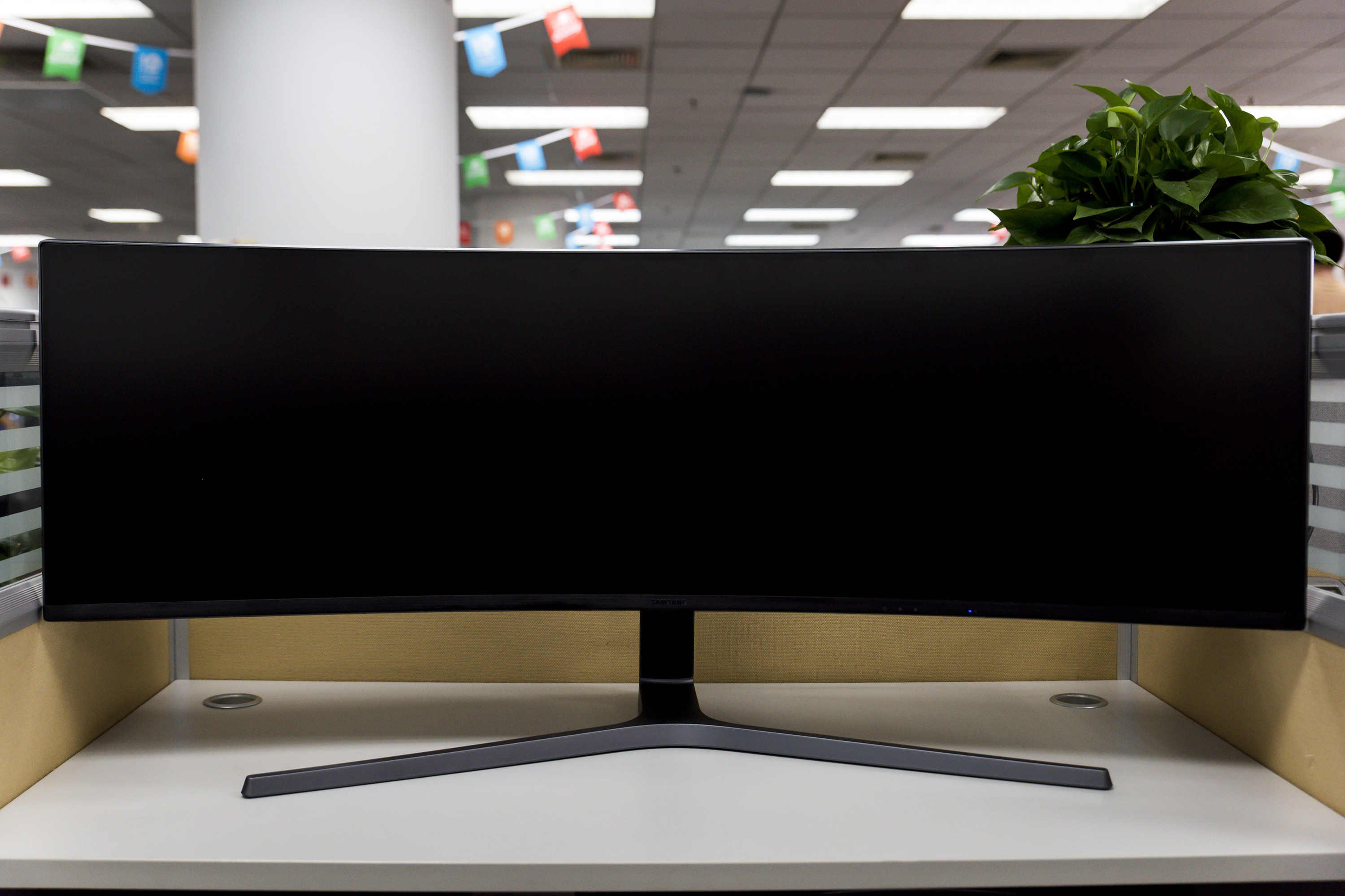 曲面显示器曲率大好还是小好？曲率多少合适？