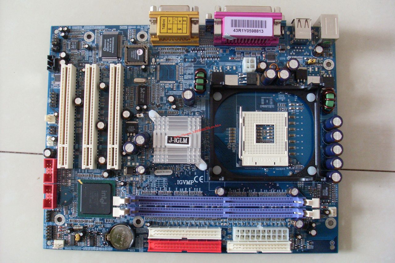 主板 rca接口在哪_4接口音箱接主板_主板上有显示器接口吗