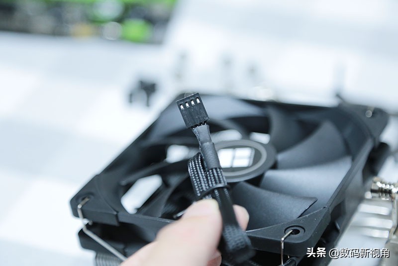 百元风冷散热哪家强？看看利民刺客国王AK120的表现