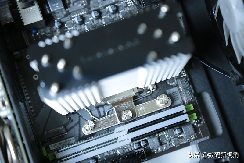 百元风冷散热哪家强？看看利民刺客国王AK120的表现