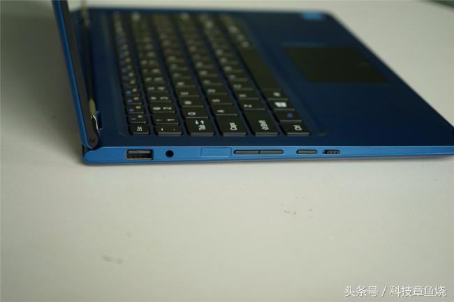 VOYO A1奔腾版评测：一款外勤不增加肩膀压力的笔记本