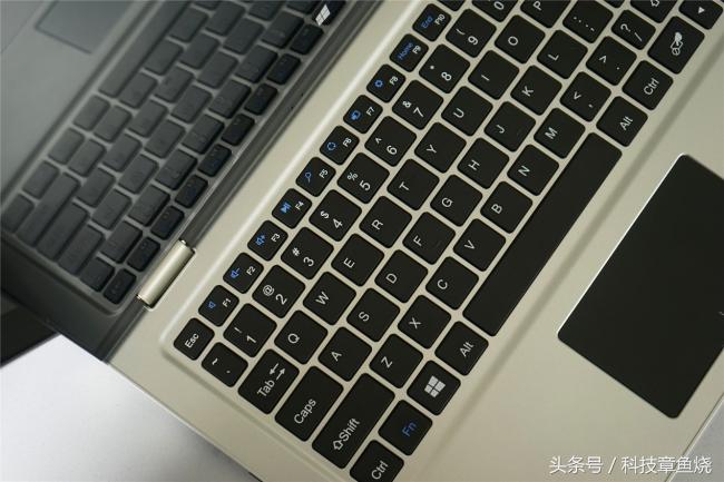 VOYO A1奔腾版评测：一款外勤不增加肩膀压力的笔记本