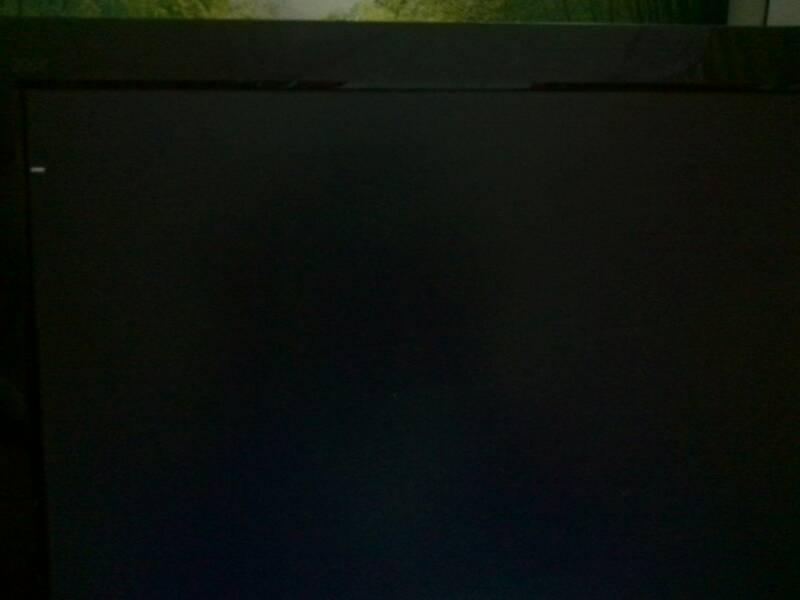 电脑不显示桌面 一片黑_台式电脑硬盘开机慢怎么样解决_台式电脑开机桌面全黑