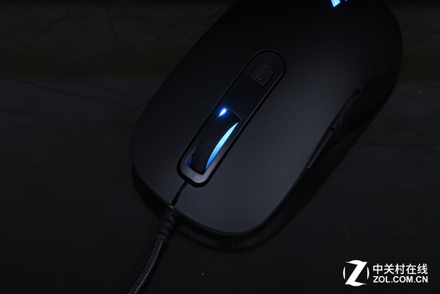 手感怪兽 雷柏V22光学游戏鼠标评测