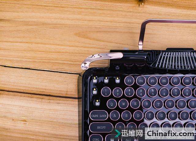 玩文艺不看年龄，小资范樱桃轴复古打字机机械键盘