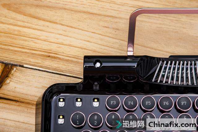 玩文艺不看年龄，小资范樱桃轴复古打字机机械键盘