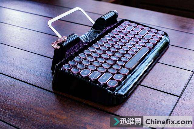 玩文艺不看年龄，小资范樱桃轴复古打字机机械键盘