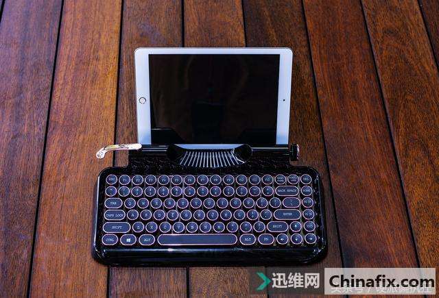 玩文艺不看年龄，小资范樱桃轴复古打字机机械键盘