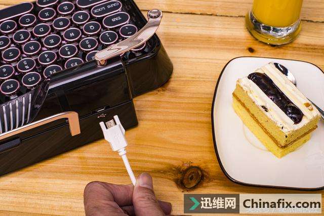 玩文艺不看年龄，小资范樱桃轴复古打字机机械键盘