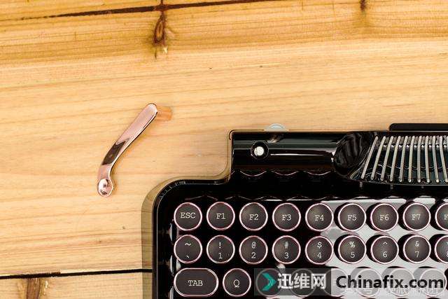 玩文艺不看年龄，小资范樱桃轴复古打字机机械键盘