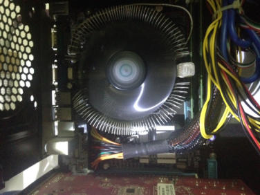 显卡坏了能换吗_电脑玩游戏卡换显卡还是换内存条_笔记本突然卡死花屏是显卡坏了么