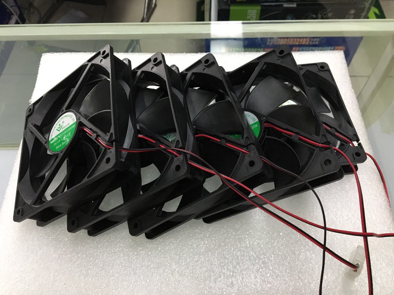 机箱风扇声音大怎样确定是cpu风扇还是显卡风扇_cpu风扇替代显卡风扇_主机机箱风扇声音很大