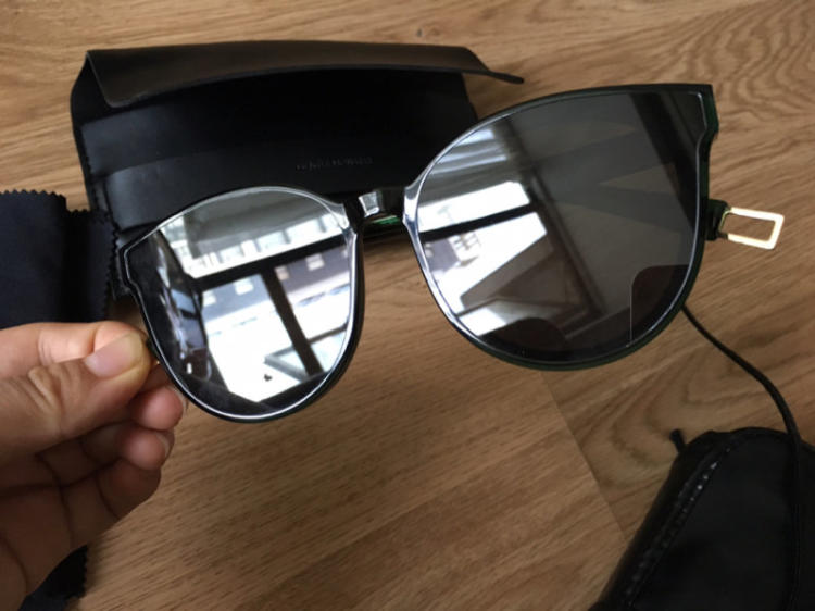 头戴式显示器 眼睛是远对焦还是近对焦_李圣经眼睛是戴美瞳么_戴隐形眼睛眼睛很酸