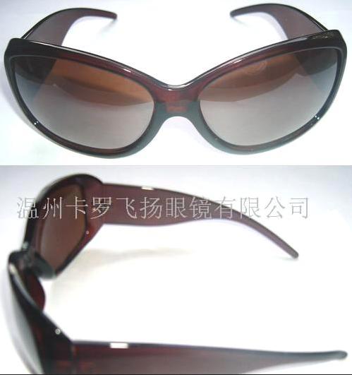 戴隐形眼睛眼睛很酸_头戴式显示器 眼睛是远对焦还是近对焦_李圣经眼睛是戴美瞳么