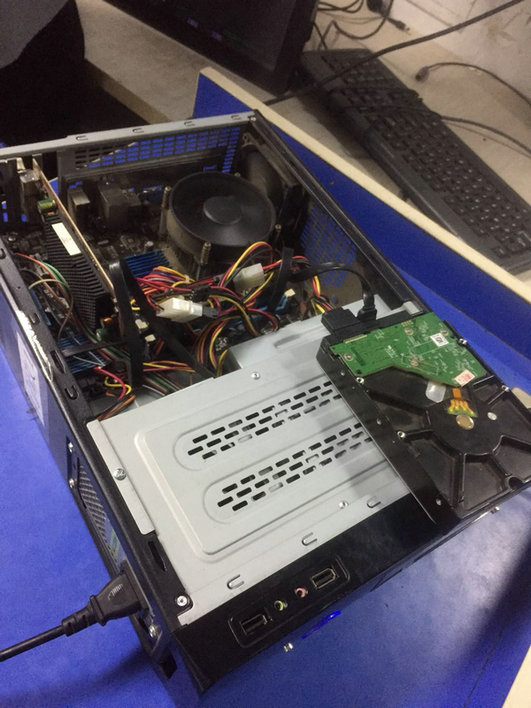 游戏笔记本电脑和普通笔记本电脑的区别_笔记本超极本游戏本的区别_笔记本固态硬盘和普通硬盘的区别