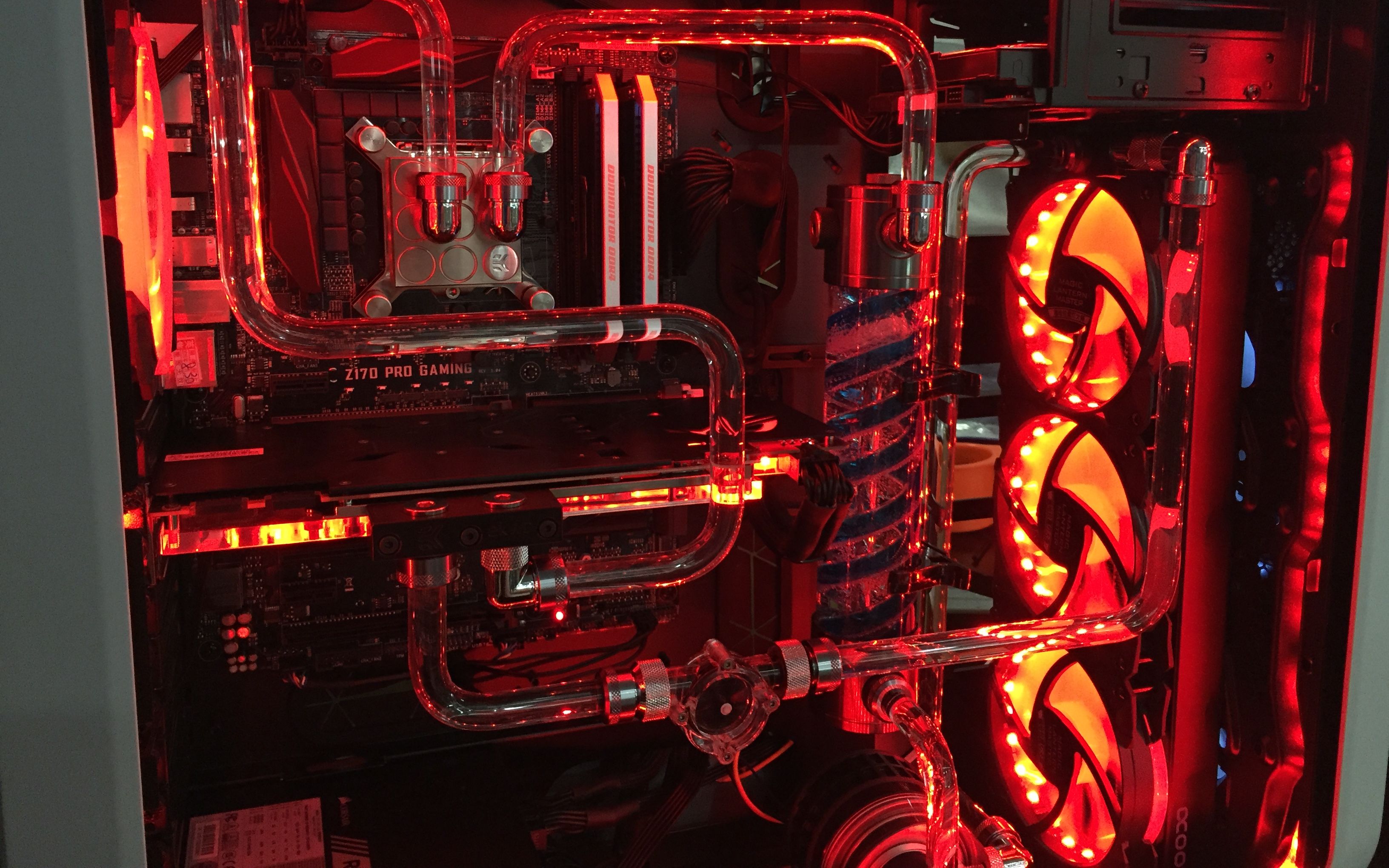 显示器一边颜色不正常红还模糊_aoc显示器显示模糊_电脑显示器显示模糊