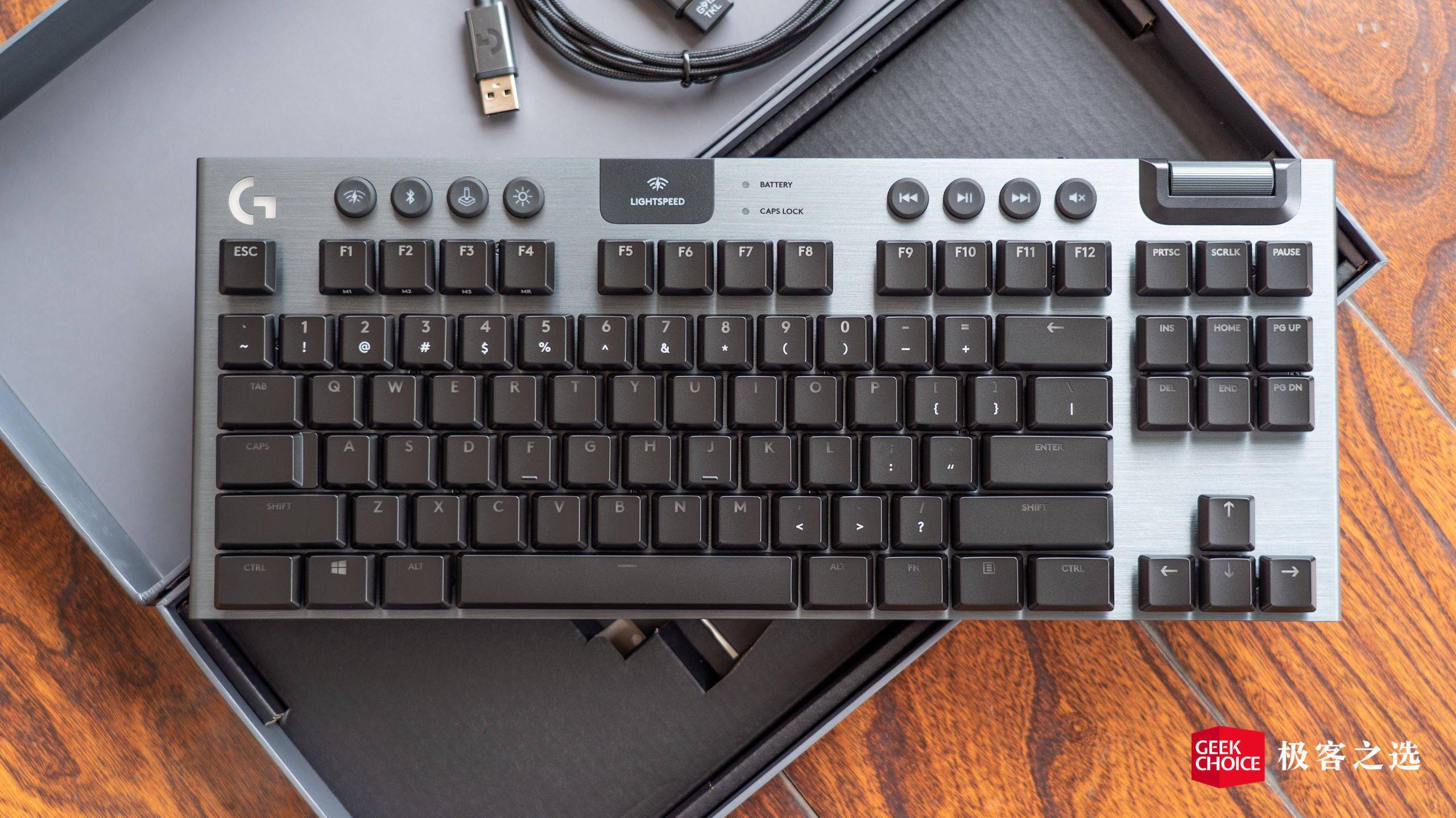 键盘青轴和黑轴什么区别_机械键盘黑轴声音_黑轴键盘声音