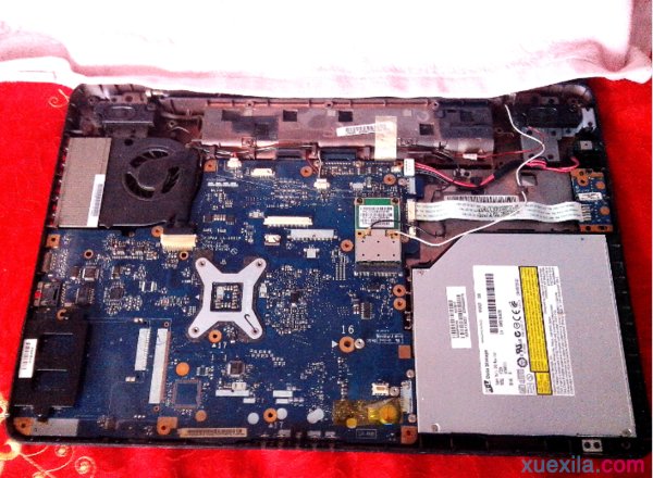 笔记本cpu在什么位置