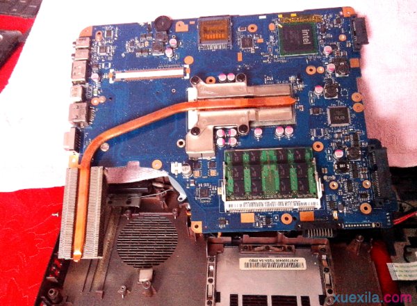 笔记本cpu在什么位置