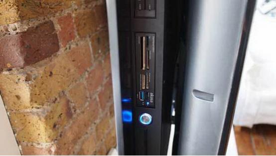 把PC主机做成支架挂在墙上用 大屏电视当屏幕