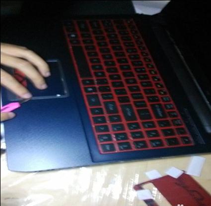 笔记本如何给外壳贴膜