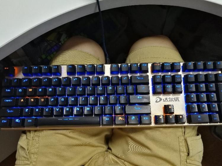 游戏键盘和机械键盘的区别_机械键盘没反应了_机械键盘和普通键盘的区别