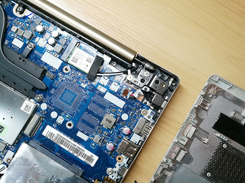 方正r620g拆机教程_方正t400拆机教程_方正笔记本电脑拆机