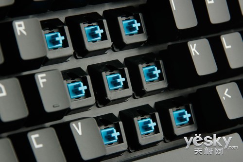 狼蛛入门级机械键盘