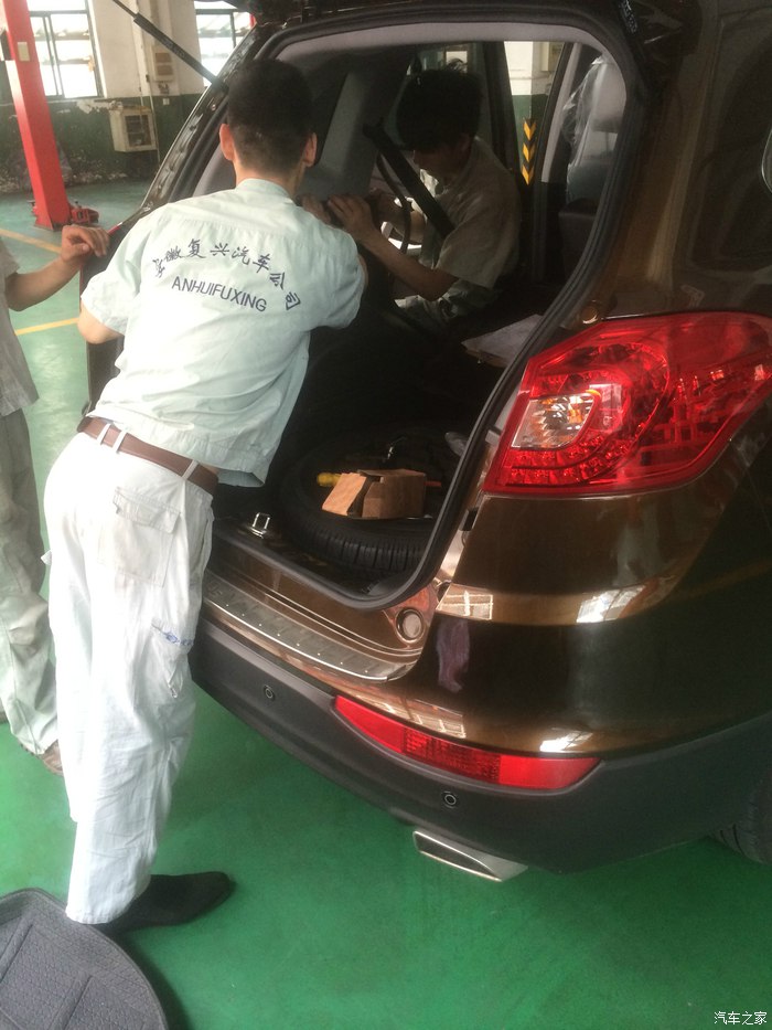 倒车雷达显示器更换