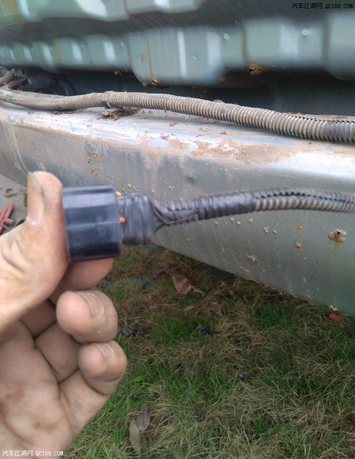 倒车雷达显示器更换