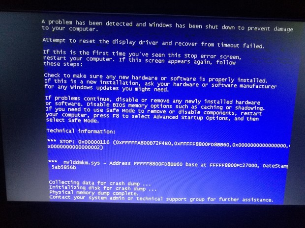 笔记本开机进win7后黑屏_笔记本蓝屏后开机黑屏_笔记本电脑蓝屏后开机黑屏