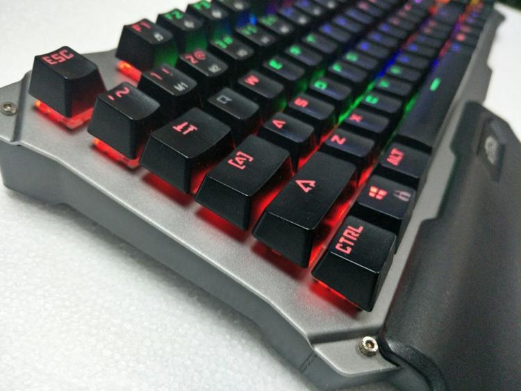 机械键盘黄轴与茶轴区别_机械键盘轴的区别视频_机械键盘各轴区别