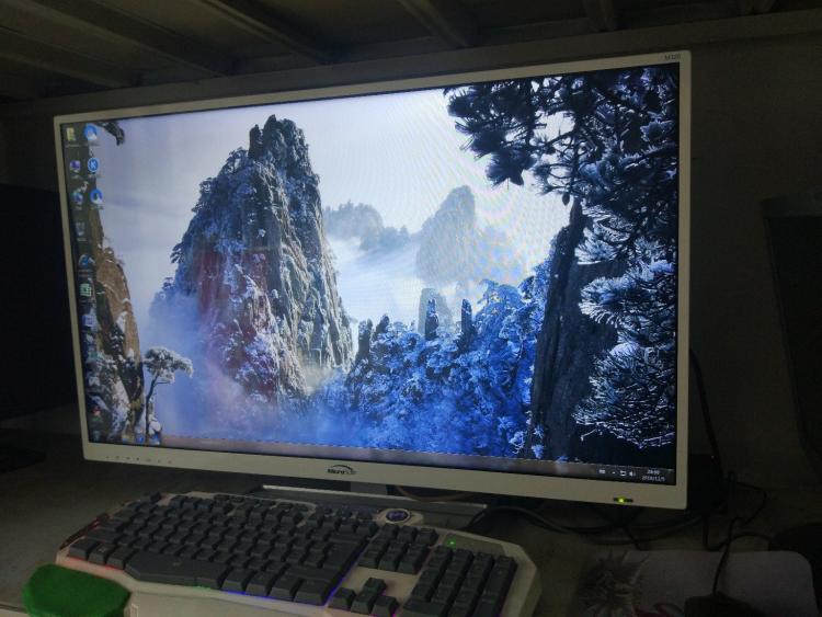 显示器 显示模糊_电脑显示器显示模糊_aoc显示器显示模糊