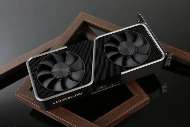 显卡一玩游戏就叫_玩大型游戏用什么显卡_玩3d游戏什么显卡好