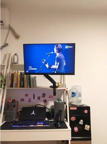 笔记本连接显示器线