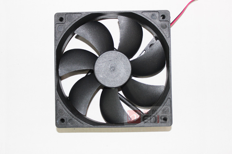 显卡风扇 cpu风扇_机箱风扇安装_cpu风扇和机箱风扇