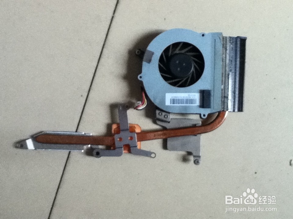 电脑风扇清洁_散热底座怎么放~要风扇对着笔记本风扇吗_笔记本电脑风扇清洁