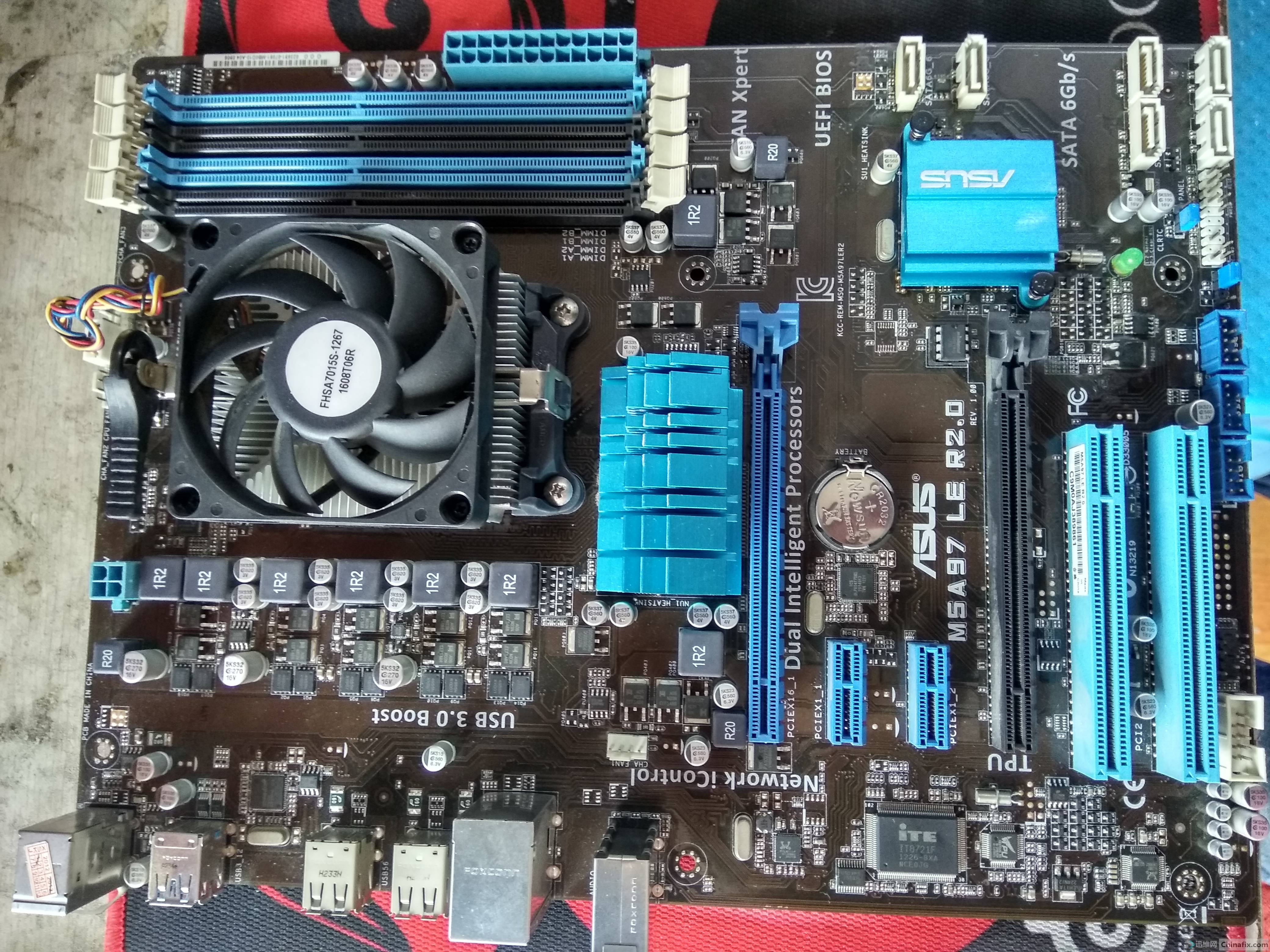 主板电脑维修_维修苹果主板_主板插槽维修