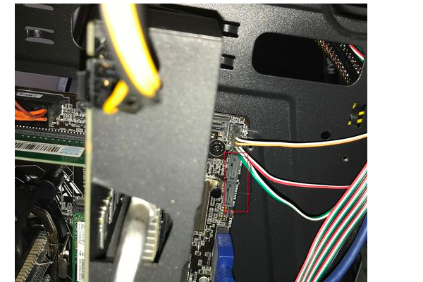 电脑机械硬盘安装图解