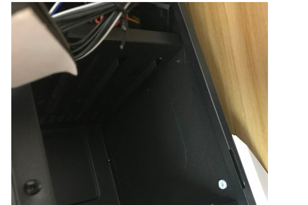 电脑机械硬盘安装图解