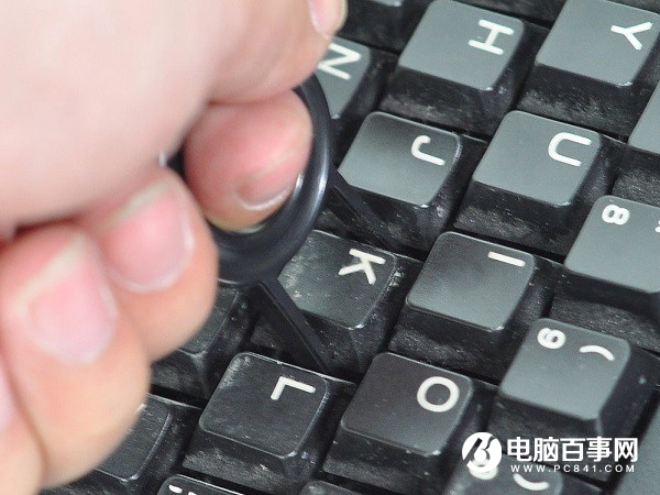 拔键器怎么用 机械键盘拔键器图解使用教程