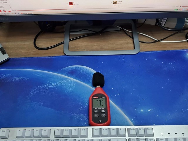 明基护眼显示器