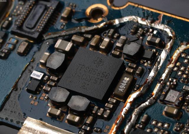 智能手机电路板详解图_手机电路板零件详解图