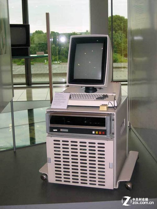 拇指玩安卓游戏安装器电脑版_笔记本玩英游戏不能全屏_一台电脑两显示器玩游戏不能全屏