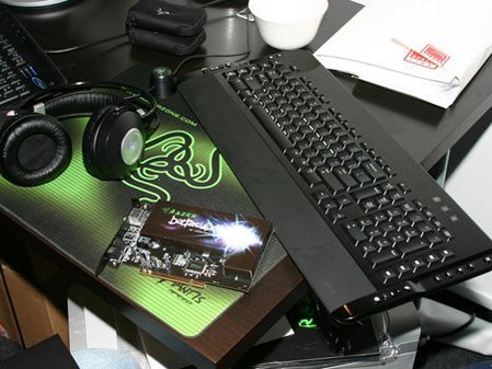 黑白诱惑 Razer 狼蛛键盘真品大曝光