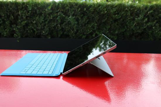 商务平板笔记本电脑