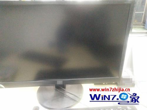 显示器不亮了怎么回事_电脑开机显示器不亮怎么回事