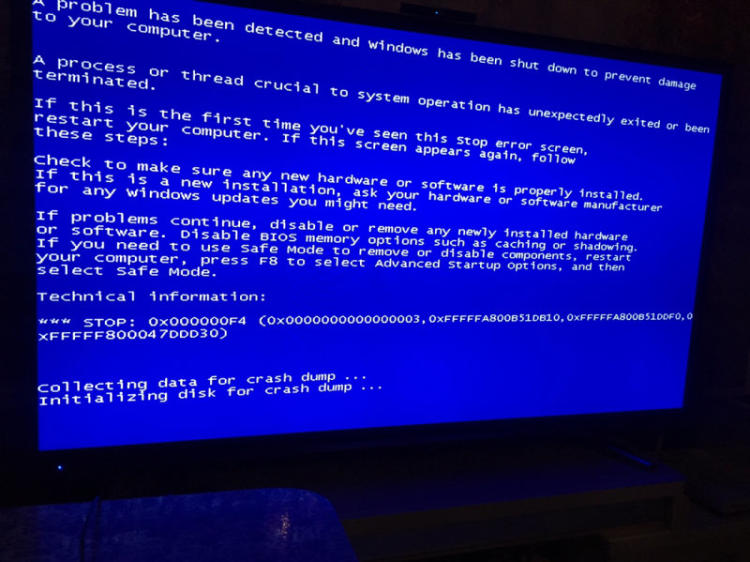 电脑死机蓝屏重启_电脑自动蓝屏重启是什么原因_电脑一直自动重启蓝屏